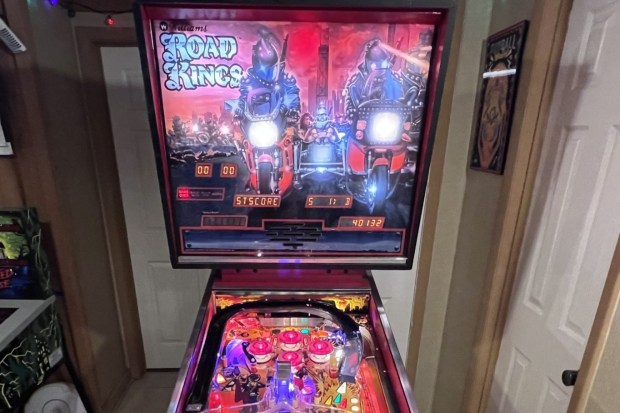 No Reserve: Williams Road Kings Pinball Machine