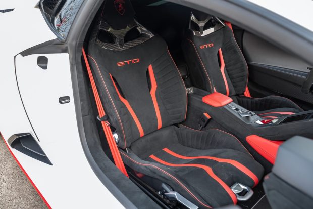 2022 Lamborghini Huracan STO