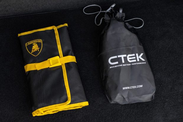 5,400-Mile 2005 Lamborghini Murcielago Coupe 6-Speed