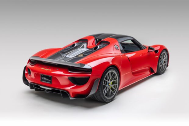 2k-Mile 2015 Porsche 918 Spyder Weissach Package