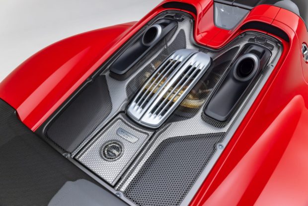 2k-Mile 2015 Porsche 918 Spyder Weissach Package